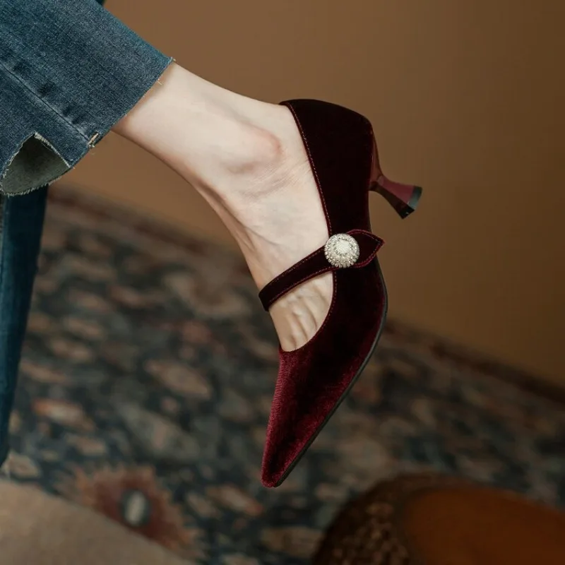 Şarap Kırmızısı Sivri Burun Ma - Womens Heels incelemesi ve fiyatı